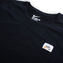 NIKE SB X NUMBERS LONG SLEEVE SHIRT - BLK